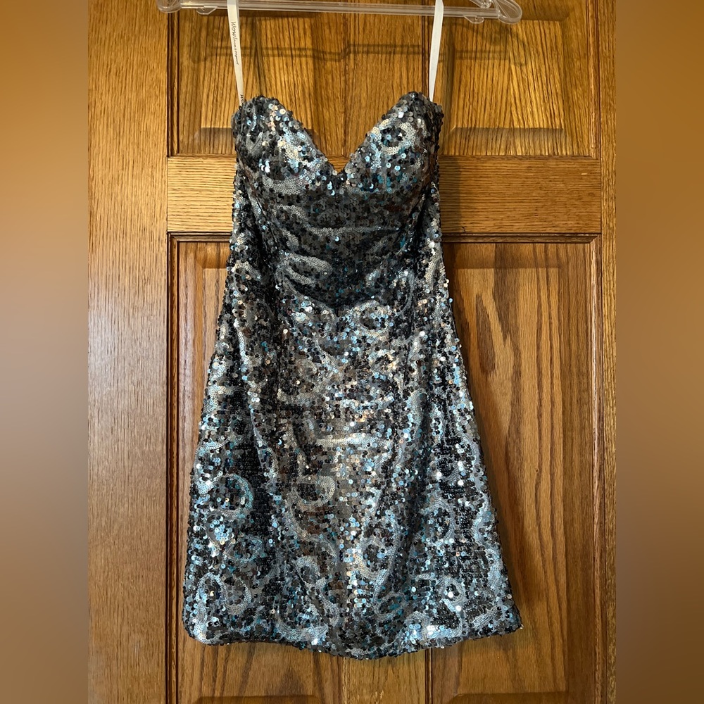 Cute lil sparkle homecoming moment!